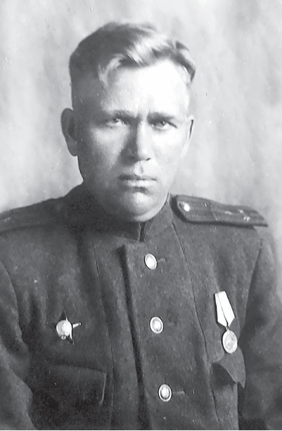 Панфил Ананьевич Бабушкин: 
«На долгую память дочери Марусе от папки в дни Победы над фашистской Германией.  10.06.1945 г.»