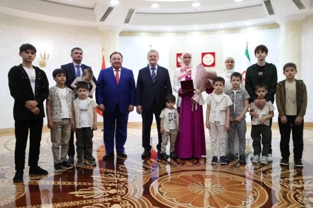    Многодетной семье из Ингушетии выдали квартиру по поручению президента РФ