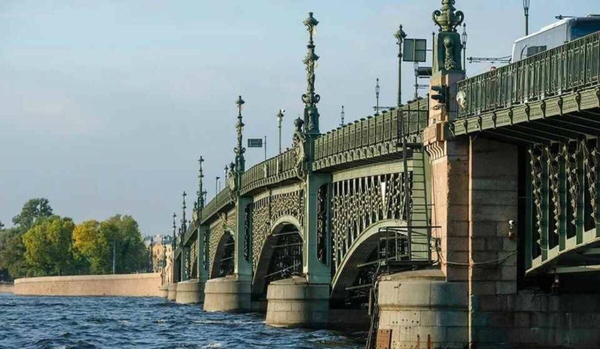     Троицкий мост. Источник: kp.ru Автор фото: Артем Килькин