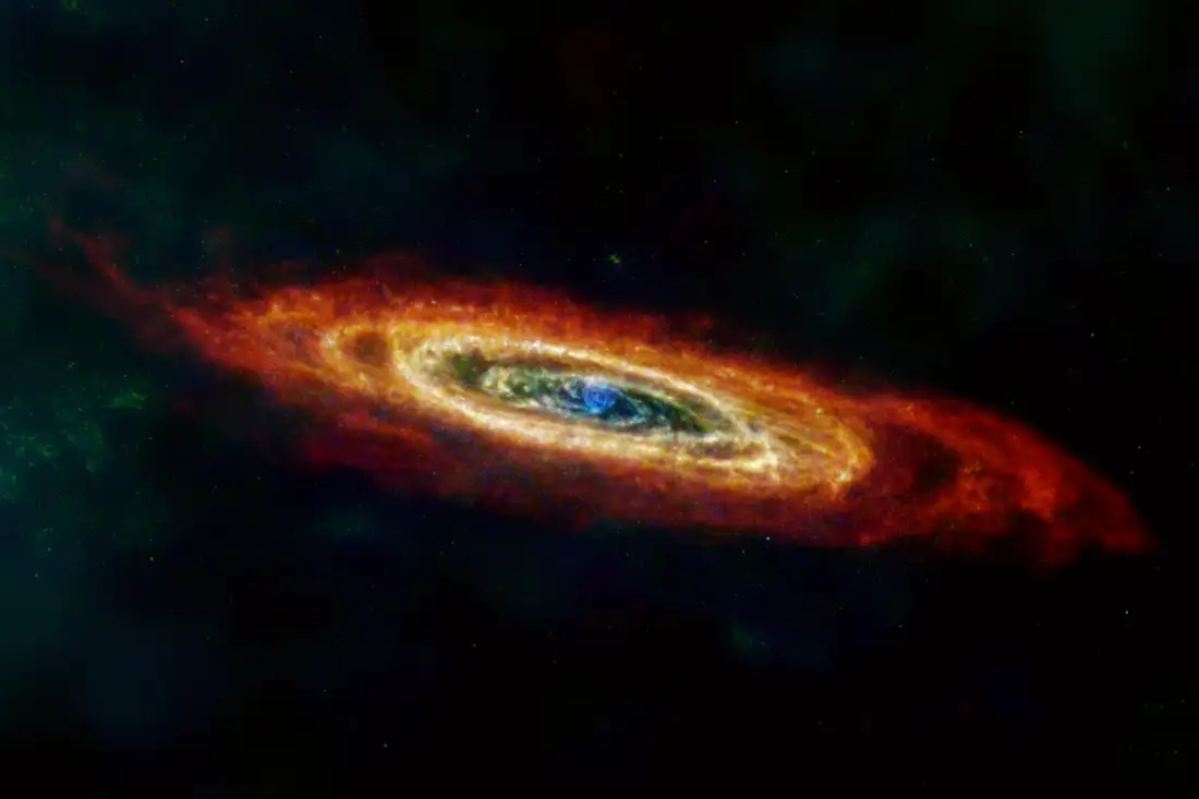 В центре черной дыры важны и относительность, и квантовая механика / © ESA/NASA/JPL-Caltech/GBT​/WSRT/IRAM/C. Clark (STScI)