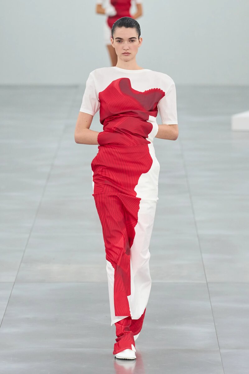 Issey Miyake Fall 2025 Ready-To-Wear