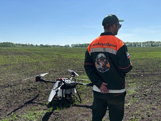     Обработку уральских полей проводят беспилотники УрГАУ
