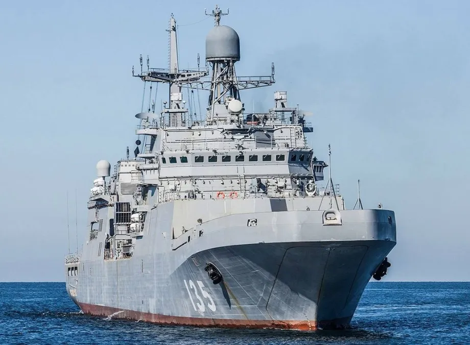   Десантный корабль проекта 11711