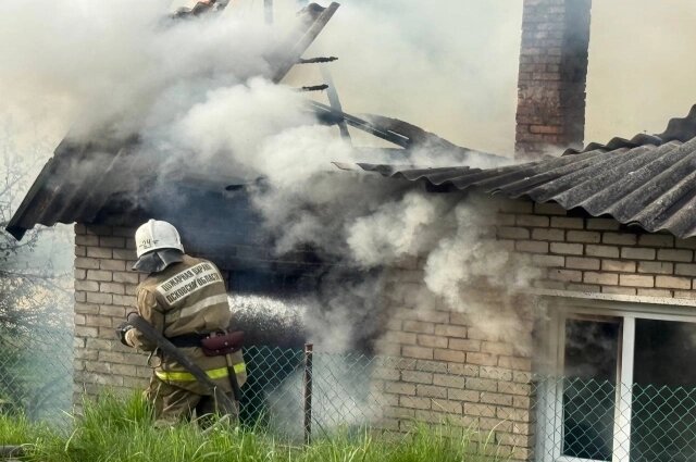    Женщина решила воспользоваться печью, которой долгое время не пользовалась Фото: «Псковская сводка. ПАИ»