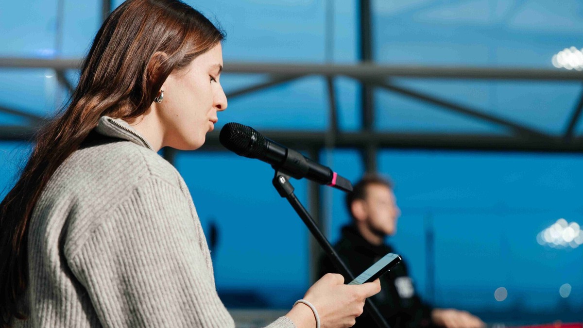    В прошлом году акция «Декламируй» проходила на Всемирном фестивале молодёжи. Фото: ВФМ-2024