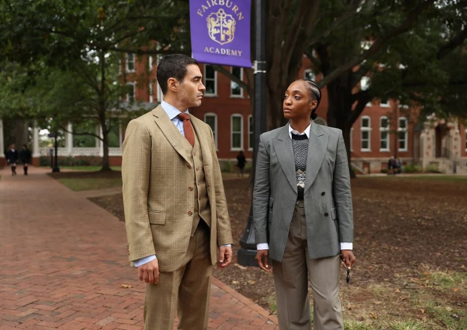 Лучшие детективные сериалы, где раскрывают преступления с помощью неординарных способностей и внимания к деталям. Угадайте из какого сериала кадр? ;-)