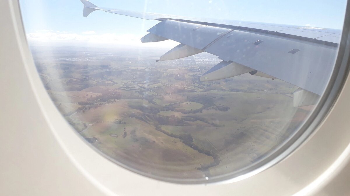 Вот так выглядит Австралия в иллюминаторе