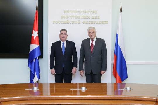    Владимир Колокольцев и Ласаро Альберто Альварес Касас провели двустороннюю встречу