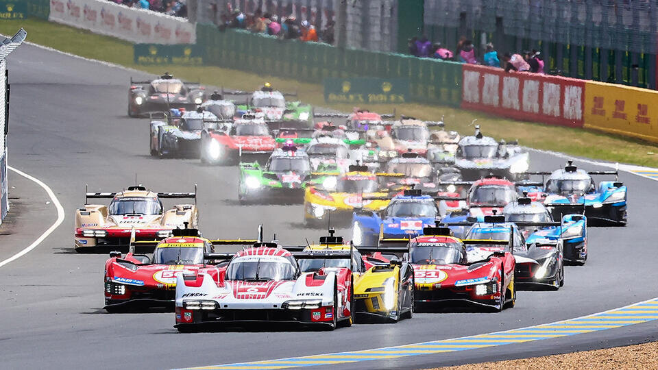 Фото / Видео: © CHRISTOPHE PETIT TESSON/EPA/TASS / РЕН ТВ