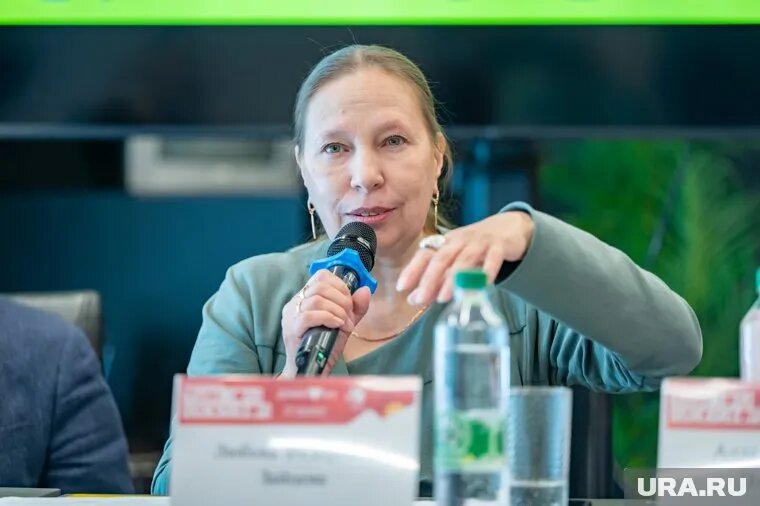 Любовь Зайцева рассказала о программе фестиваля «Тайны горы Крестовой». Фото: Руслан Яроцкий © URA.RU