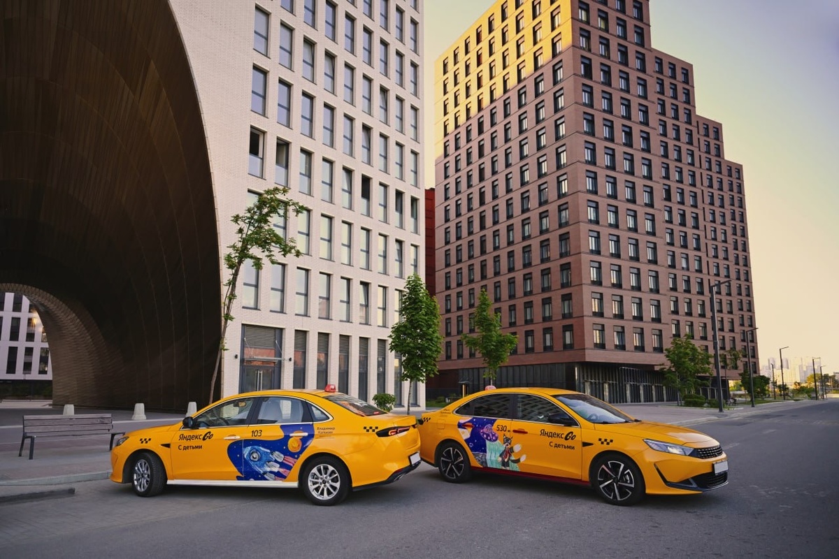 Яндекс Такси превратит 2000 машин в арт-объекты: как рисунки детей помогают благотворительности