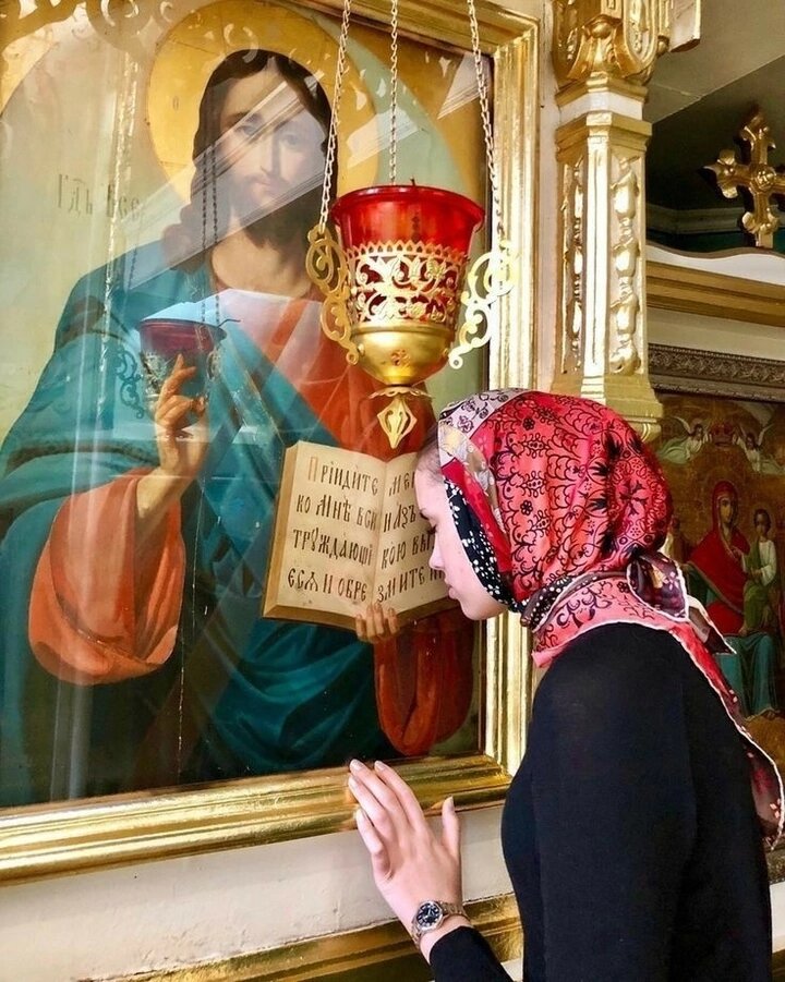 Правду говорят, что материнская молитва из-под земли достанет! Фото из свободного источника в Интернете. 