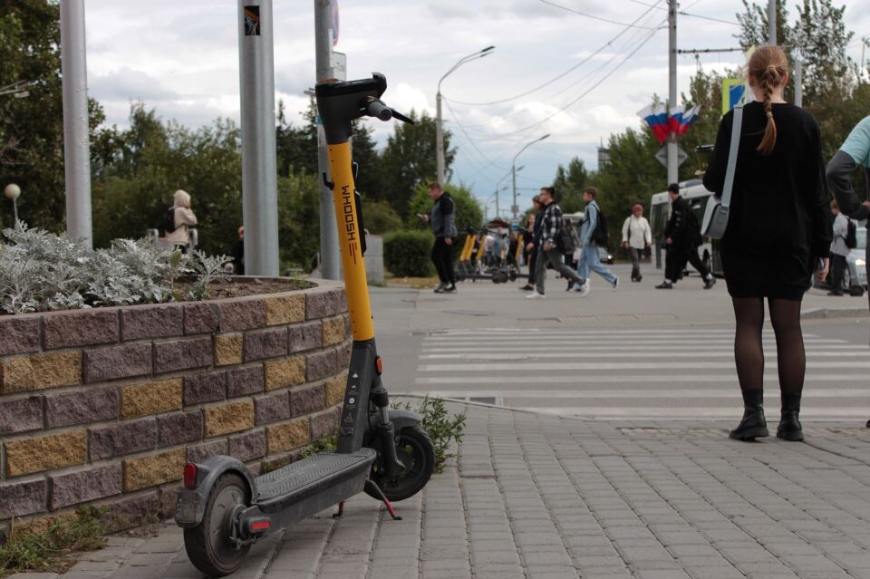    Электросамокаты на улицах Барнаула . Источник: Марина Евтушенко