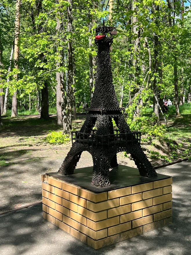 Скульптуры из металла В.В. Волкова, Парк им. Степанова, Иваново. Фото автора