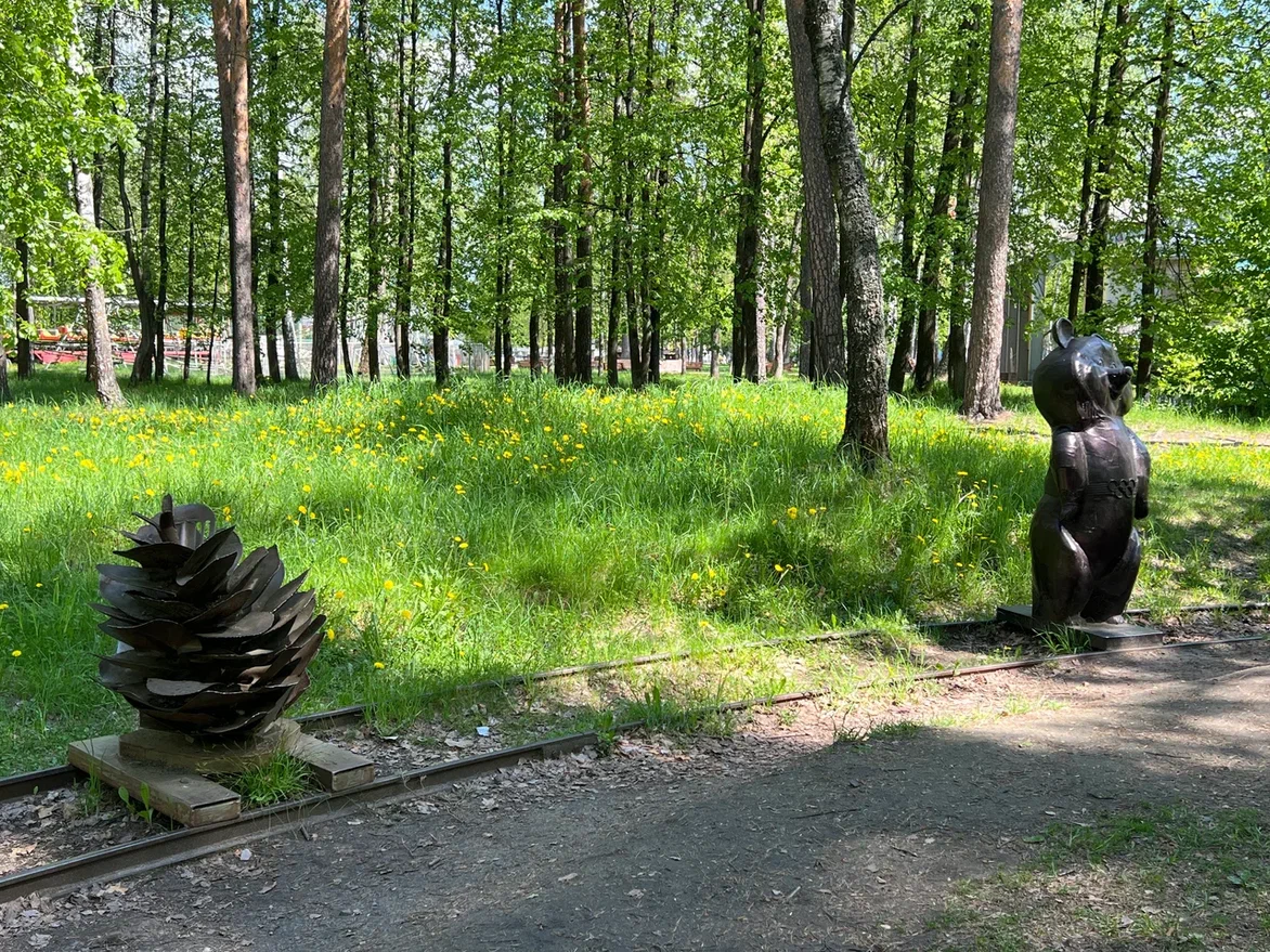 Скульптуры из металла В.В. Волкова, Парк им. Степанова, Иваново. Фото автора