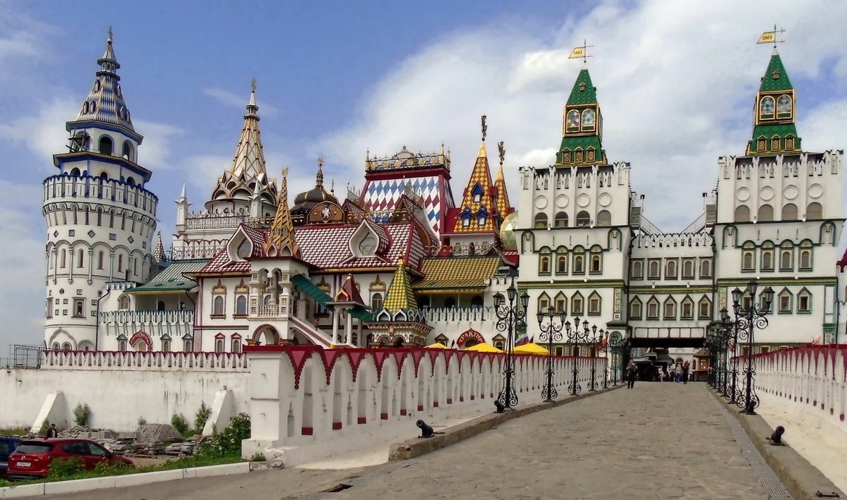 "Пряничный" Кремль в Измайлово - одна из главных московских туристических достопримечательностей