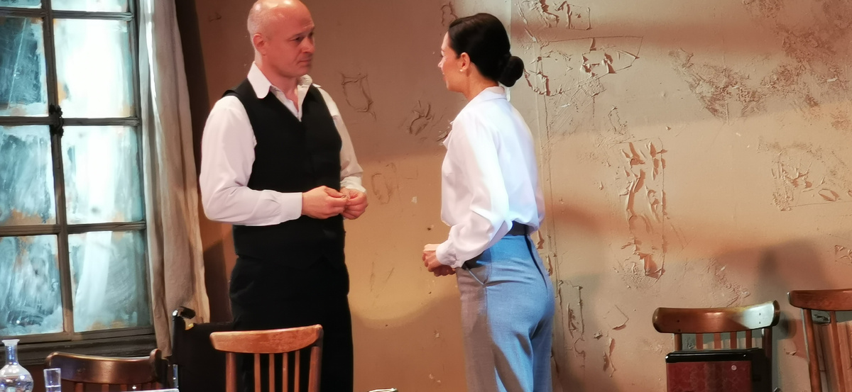 Сцена из постановки "Чайка" Тверского областного ТЮЗ