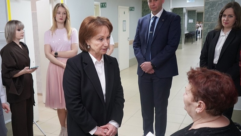    Омбудсмен Стребкова назвала «жемчужиной Мегиона» реабилитационное отделение, где лечат нефтью