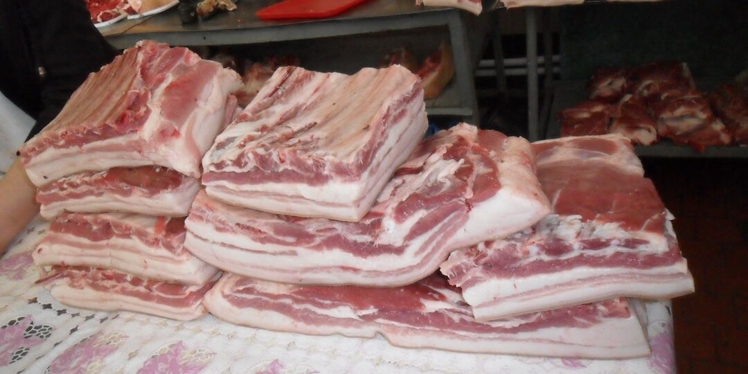 Сало — суперфуд по-русски: 5 правил, которые помогут есть его с пользой, а не во вред