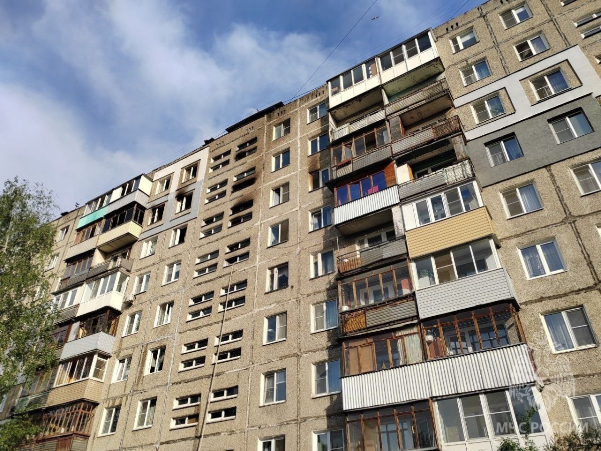    В тушении пожара участвовали 70 пожарных МЧС России