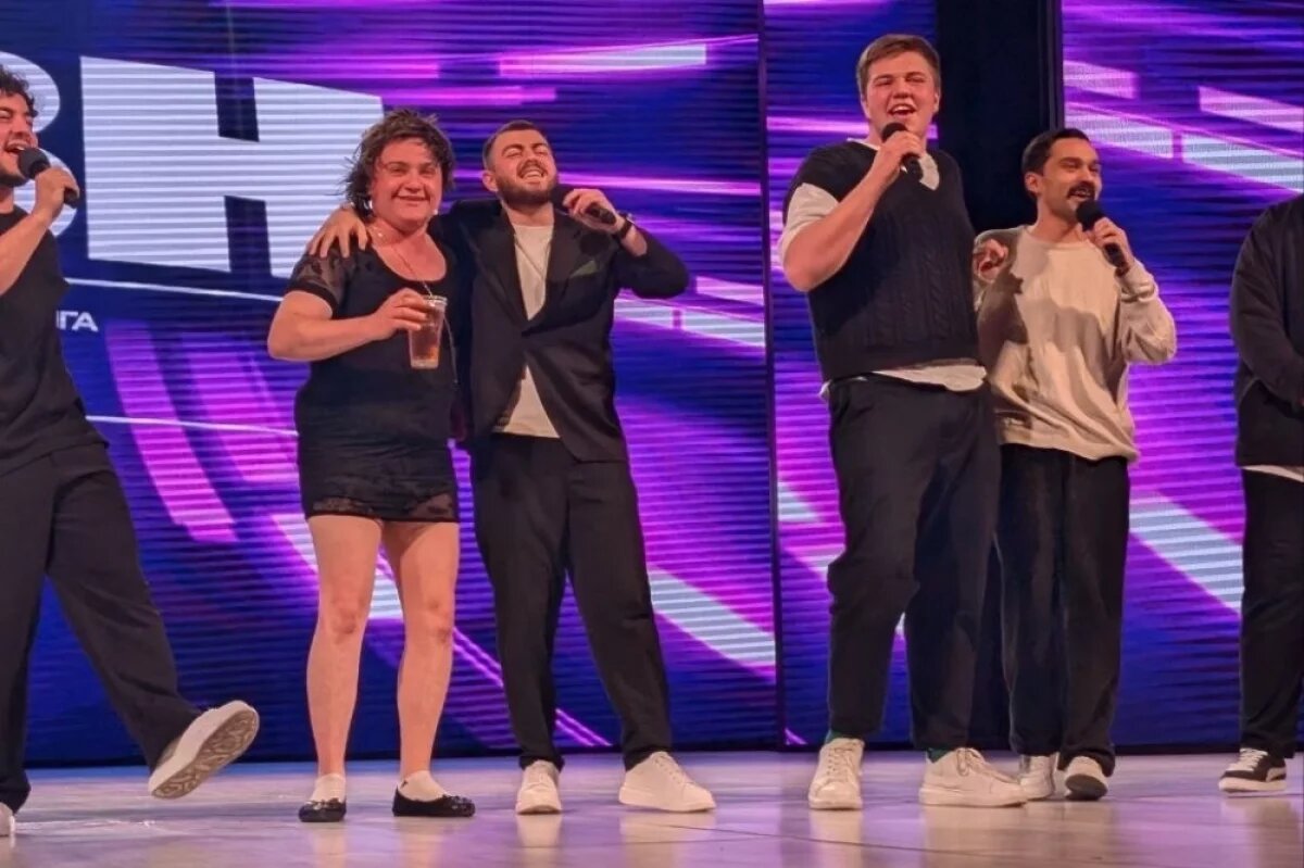    Команда "Мехфак" и "Интернет друзья" набрали в 1/4 финала по 30 баллов.