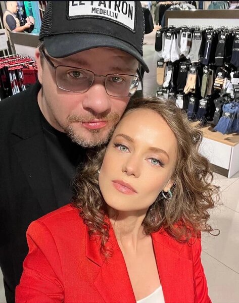 Гарик приревновал жену