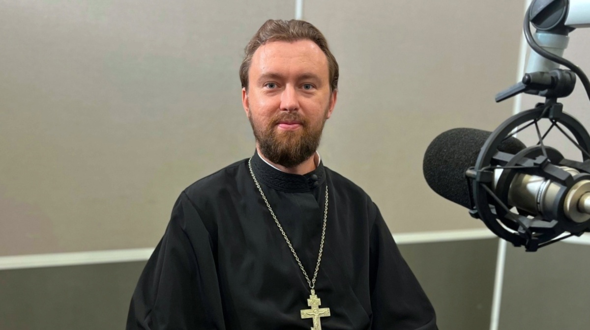 Сергий Уваров — иерей, клирик храма Воздвиженья Креста Господня на Чистом Вражке (г. Москва).