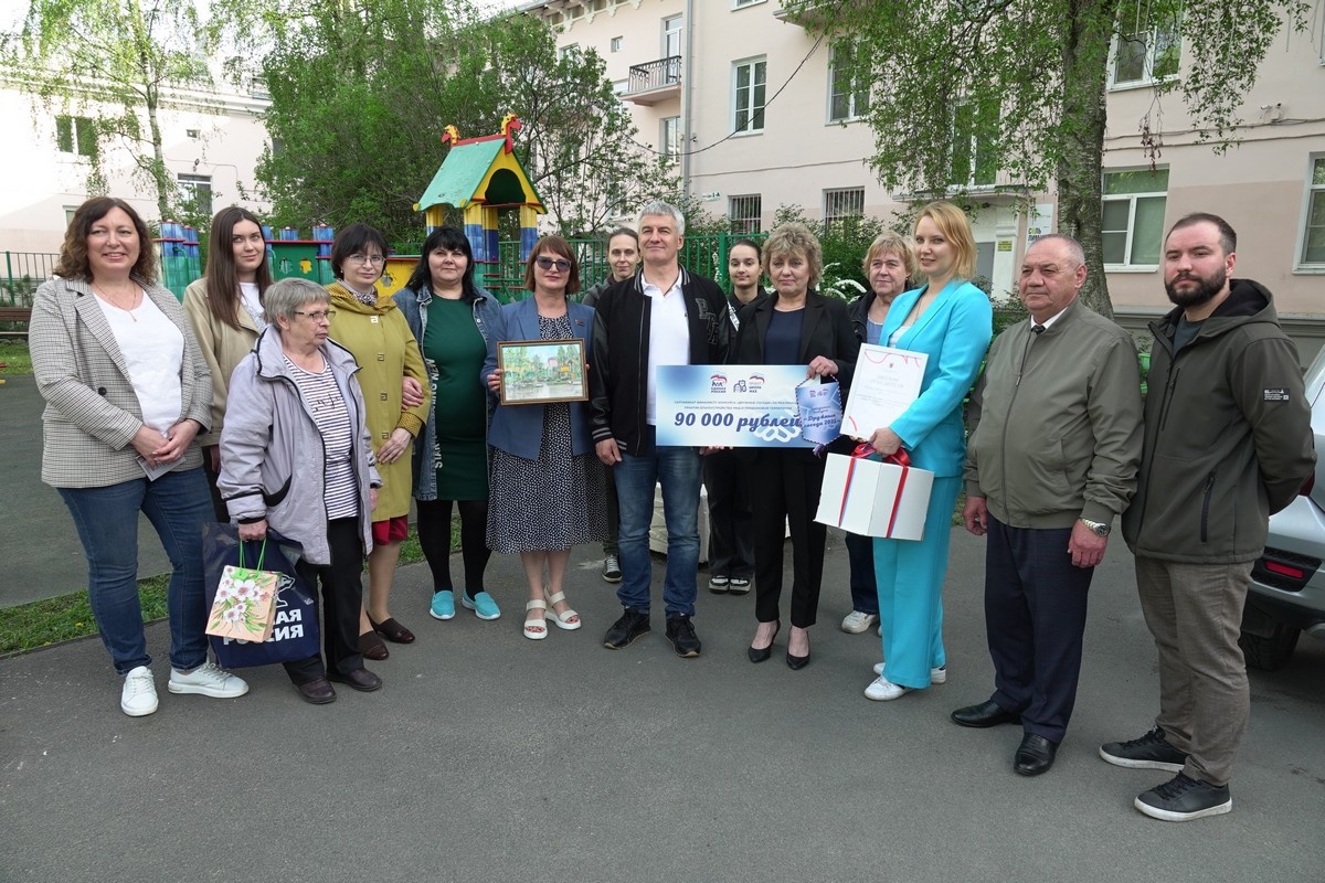    Глава Карелии поблагодарил участников конкурса «Дружные соседи» в Петрозаводске. Фото: «Республика»/Максим Смирнов