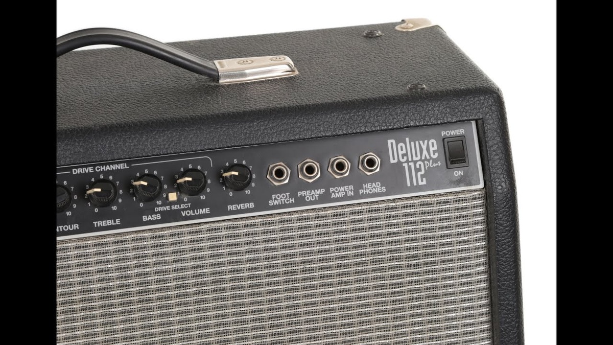 Приличное количество функций для транзисторного комбика.