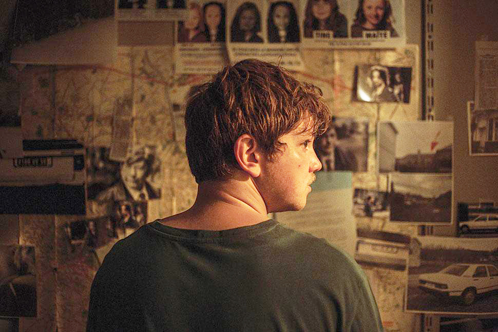 Кадр из фильма «Maldoror». Режиссер: Фабрис Дю Вельц. Производство: BE TV, Canal+ [fr], Ciné, Frakas Productions, France 2 Cinéma, France Télévision, La Direction de L'Audiovisual de Communaute Francaise de Belgique, Le Tax Shelter du Gouvernement Fédéral de Belgique, One Eyed, Proximus, Région de Bruxelles-Capitale, Radio Télévision Belge Francofone (RTBF), Shelter Prod, SofiTVcin? 11, Spade, Taxshelter. be, VOO, Wallimages. Прокат: Экспонента