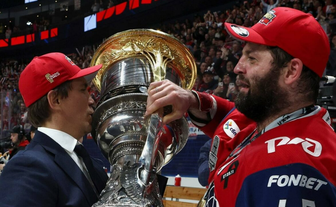 Игорь Никитин и Александр Радулов стали главными творцами победы "Локомотива" в Кубке Гагарина-2025. Фото: соцсети