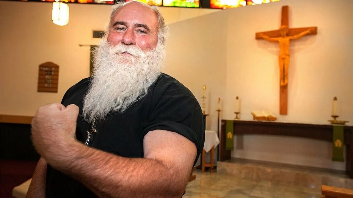 фото из открытых истиочников. Данный человек не имеет отношение к беседе, но отражает силу христианской апологетики.