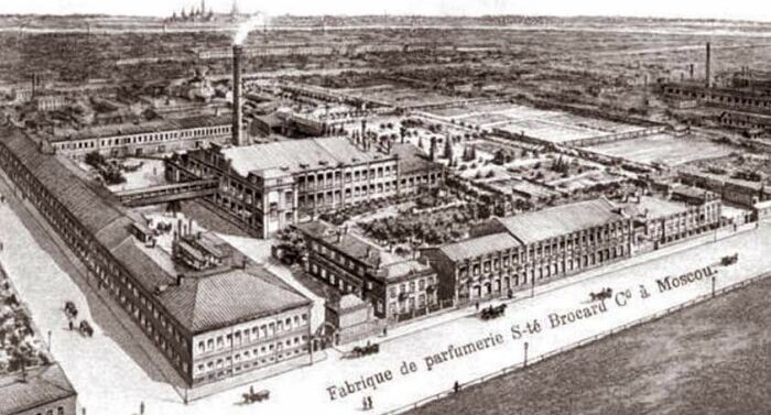 В середине XIX века под Москвой открылось производство одеколона. /Фото: ok.ru.