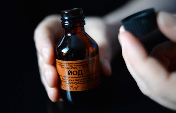 Йодная сетка используется для самолечения больше 100 лет. / Фото: iz.ru