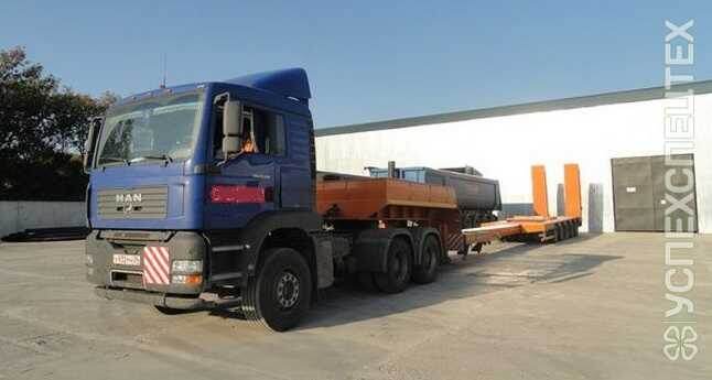 Услуги заявки аренда техники Тягач и буксировщик Man: Спецтехника и грузовики на сайте Успехспецтех. Масса без нагрузки – 14000кгРазрешенная максимальная масса – 33000кгМощность: 349 л.с.Колесная формула: 6х4Количество осей: 3КПП: механическаяТип двигателя: дизельСпальное место: 1Топливный бак: 500 лСедельный тягач MAN - транспорт для выполнения любых перевозок по дорогам и бездорожью. Предназначен для перевозки грузов в международном и междугороднем направлении.