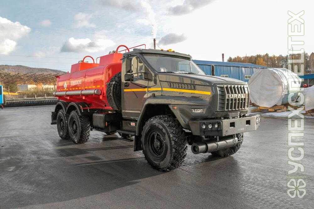 Автотопливозаправщик УРАЛ, Газ Next: Услуги и аренда специальной техники на Успехспецтех. Имеется 2 единицы. 1. На базе УРАЛа полноприводного. Общий объем 10017л, по секциям 4951л и 5066 л. 2016 г.в. 2. На базе ГАЗ Next. Объем 5113 л. 2017 г.в.