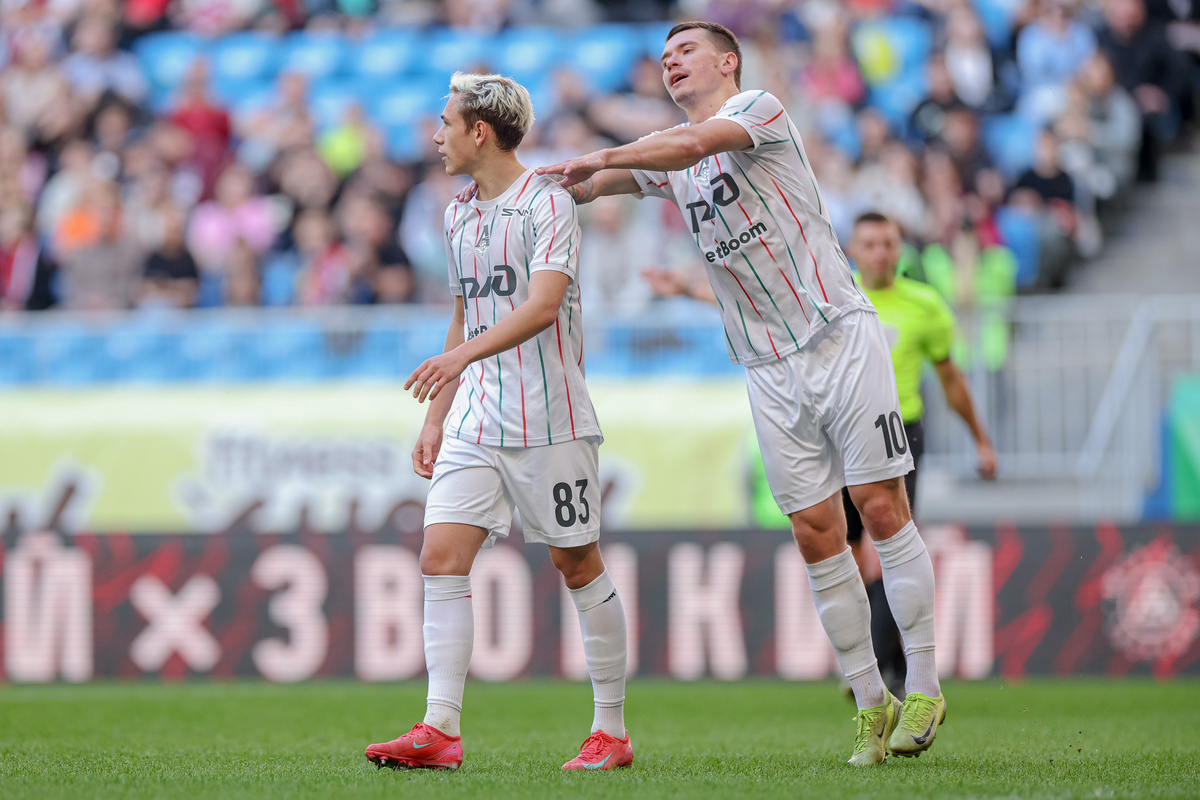 Железнодорожники Алексей Батраков и Дмитрий Воробьев. Фото ФК Локомотив 