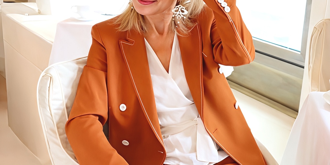 Готовые образы для 60+, чтобы выглядеть легко и актуально летом 2025