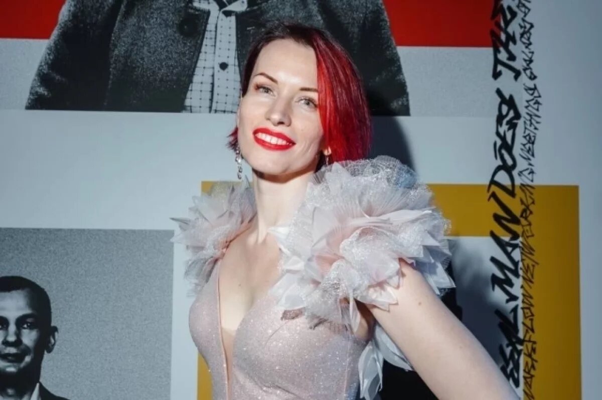    Жительница Новосибирска решила сменить фамилию, в этом ей помогла нейросеть.