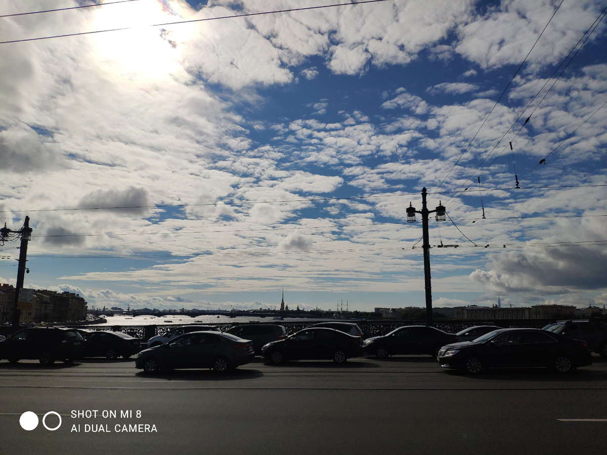 по Литейному мосту