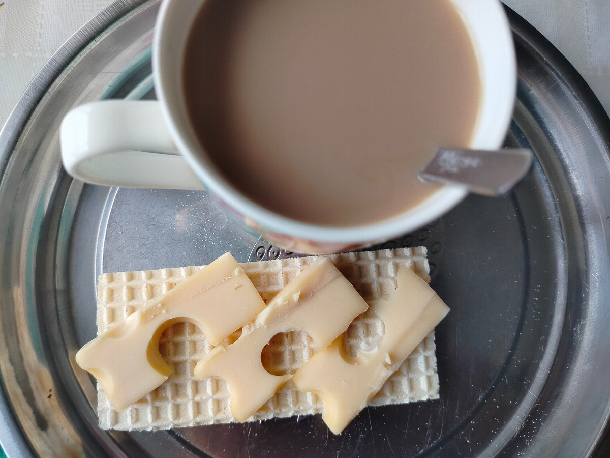 Утренний кофе с бутербродом