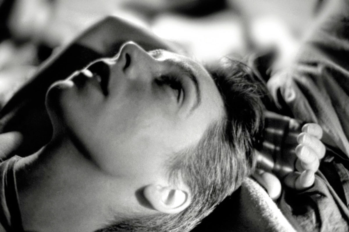 Мозг переключается на дефолт-систему при отвлечении от задачи