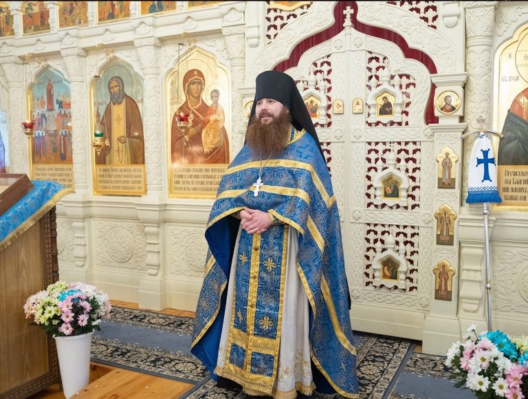 Иеромонах Спиридон в храме Белбажской обители