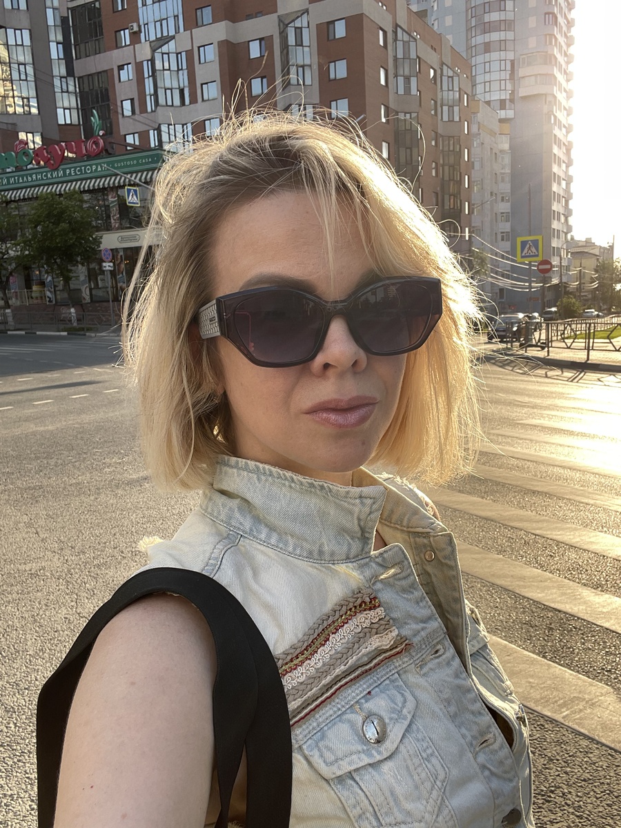 Гуляю сама по себе. Пока дети на секциях и с бабушкой 