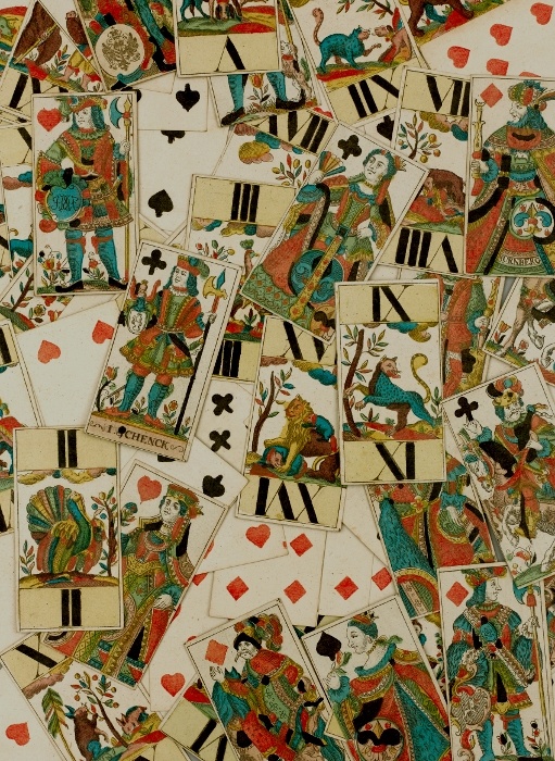 Баварский тарок животных» или просто «Тарок животных» из-за изображений животных на козырях, 1820г, немецкая печать. Возможно, именно так выглядели первые карты, привезенные в Россию.