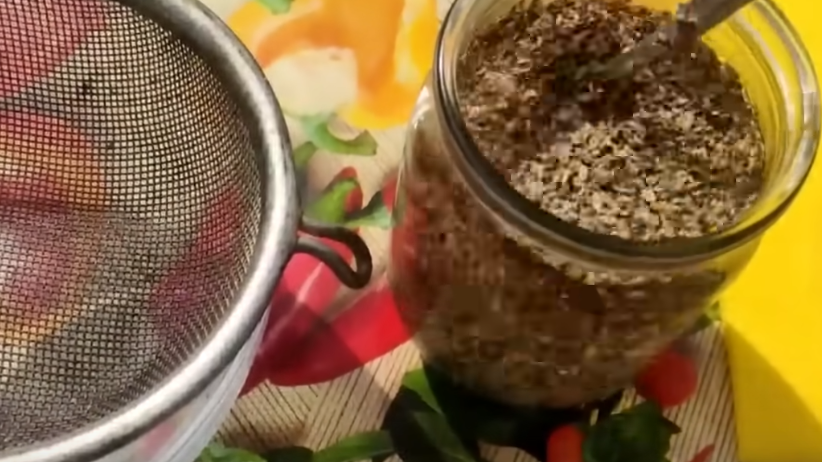 Замачиваю семена в сладком растворе 6 часов - первый шаг необычной технологии