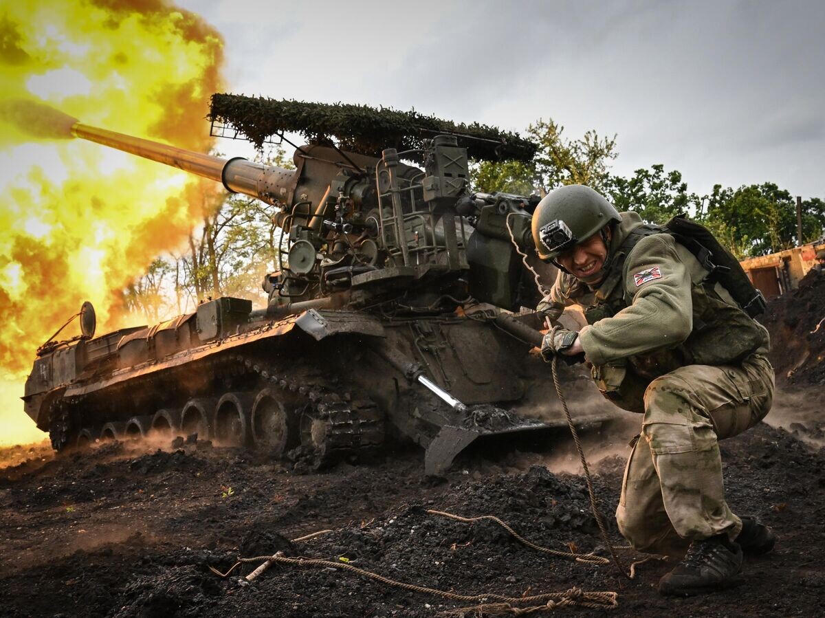    Боевая работа артиллерийского расчета самоходной пушки 2С7М "Малка" группировки войск "Центр" на Красноармейском направлении СВО© РИА Новости / Станислав Красильников