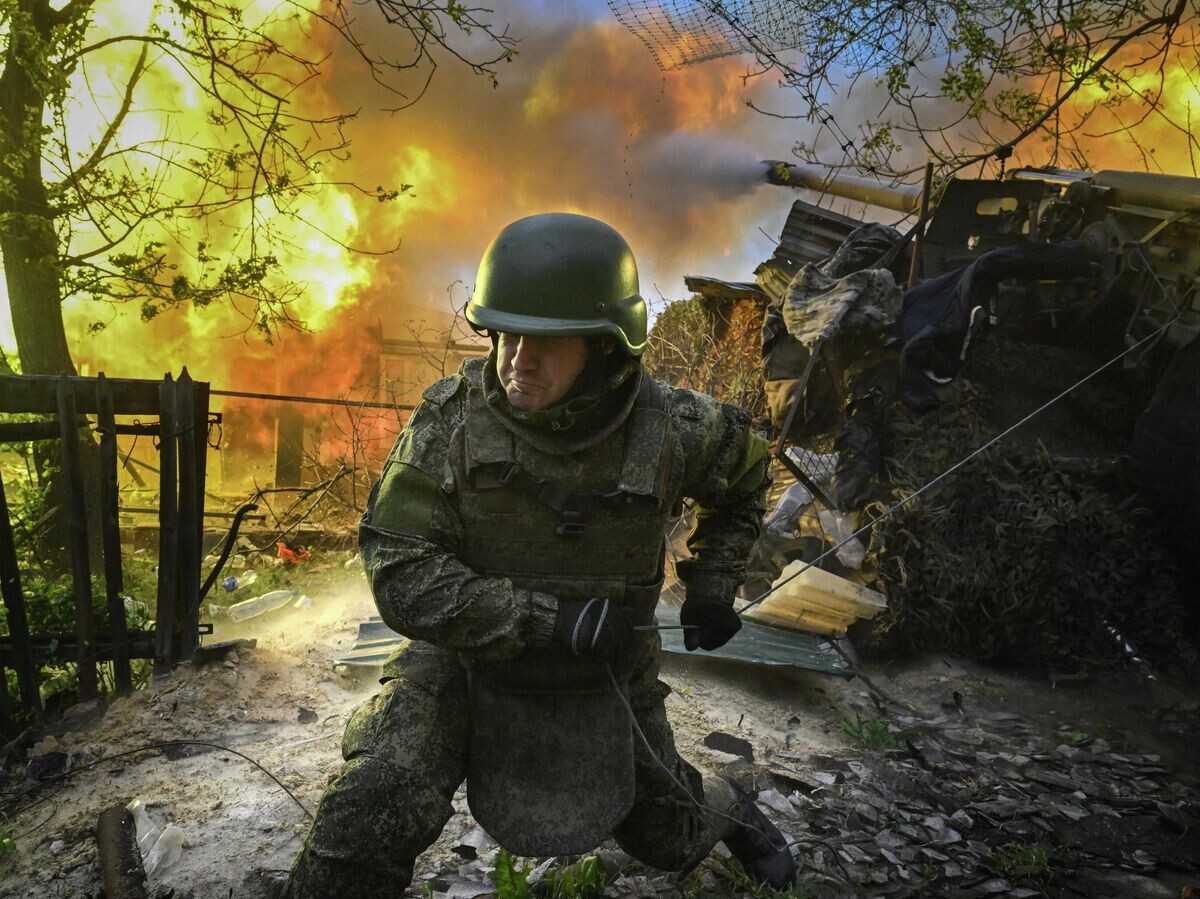    Боевая работа расчета пушки 2С5 "Гиацинт-С" группировки войск "Центр" на Красноармейском направлении СВО© РИА Новости / Станислав Красильников