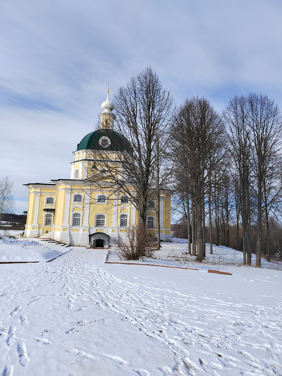 Церковь Михаила Архангела. Тараканово. Фото КруглоСветно КруглоГодично
