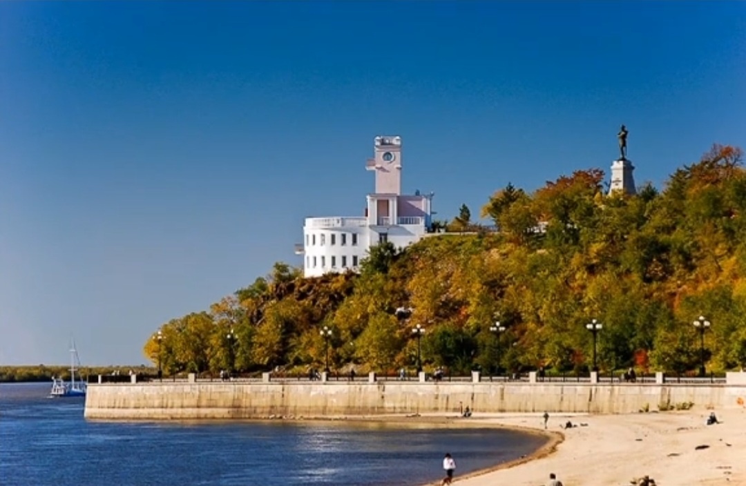 Утёс. Река Амур.